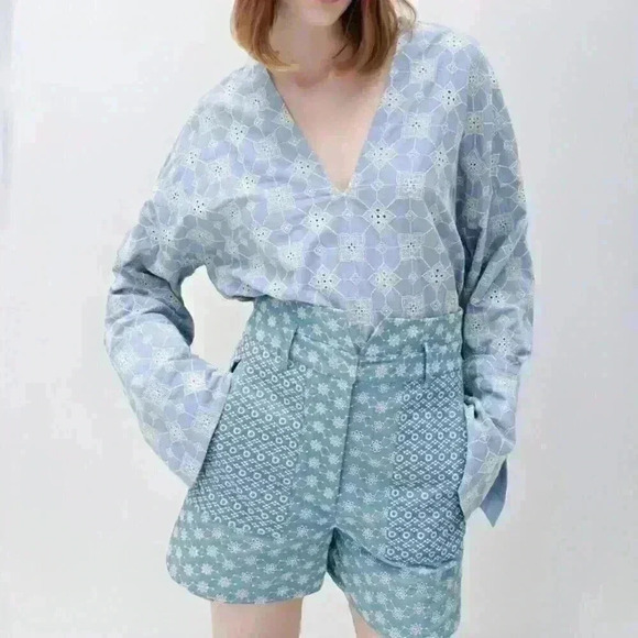 ZARA LIGHT BLUE CONTRAST FLORAL EYELET EMBROIDERED BLOUSE - Picture 1 of 11